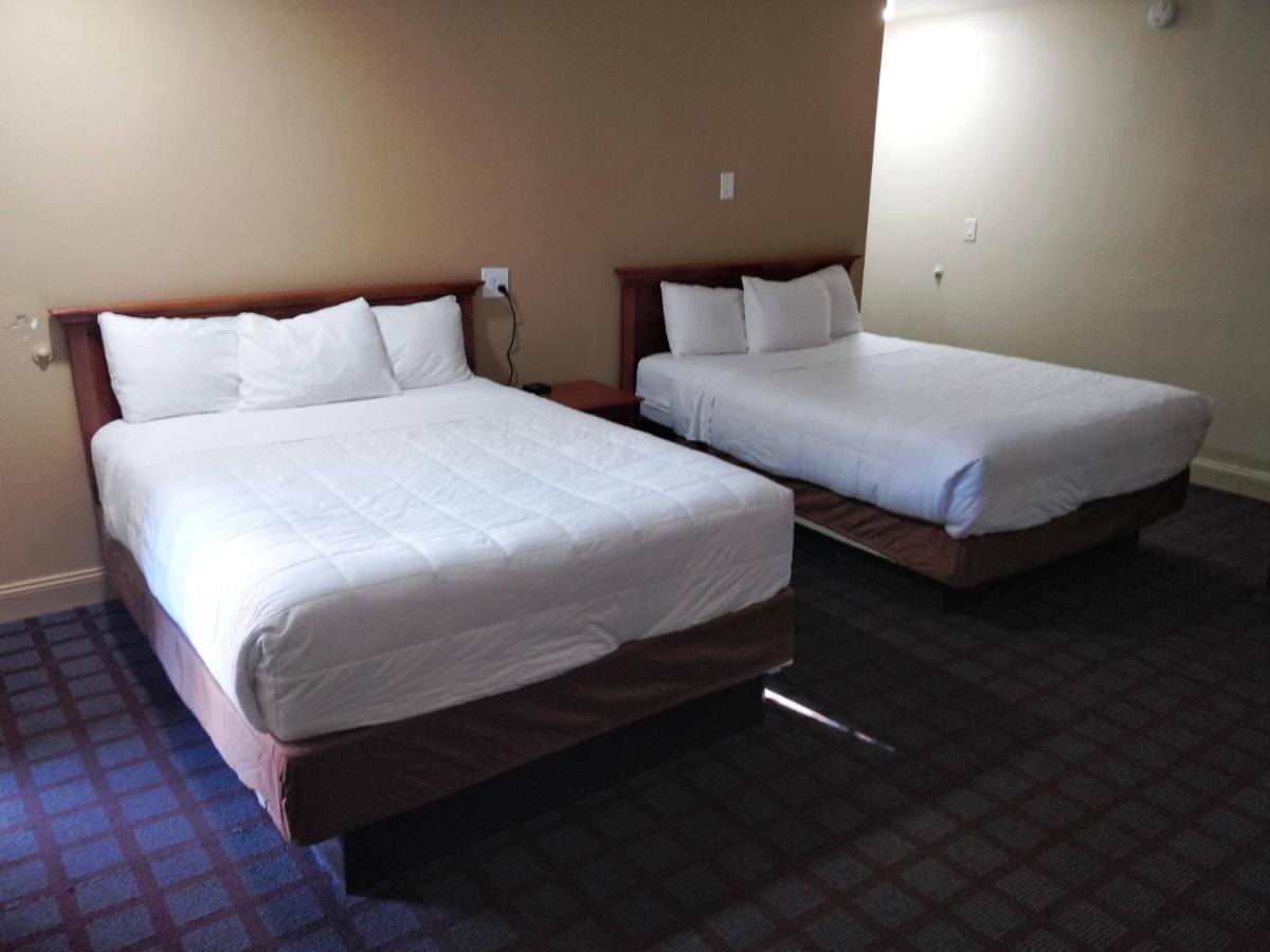 Ventura Grand Inn Мамът Лейкс Екстериор снимка