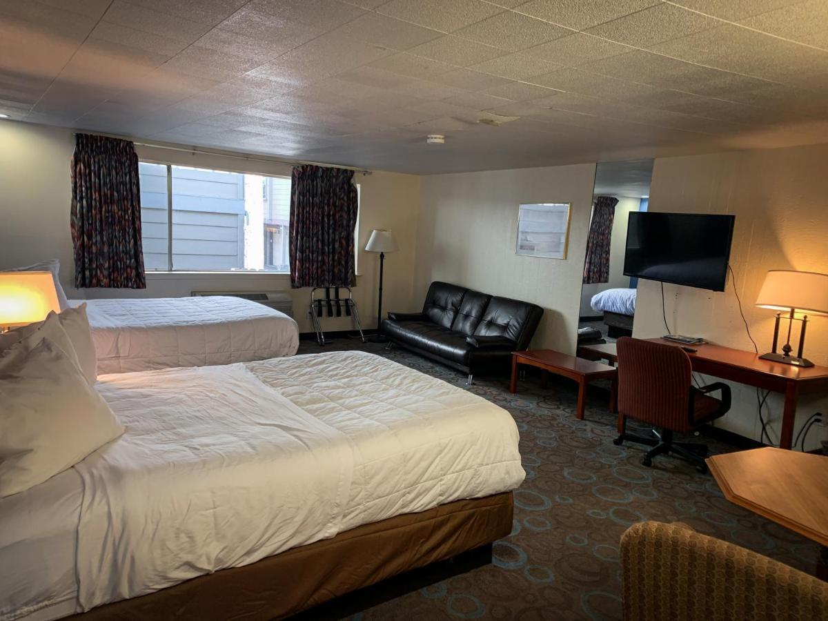 Ventura Grand Inn Мамът Лейкс Екстериор снимка